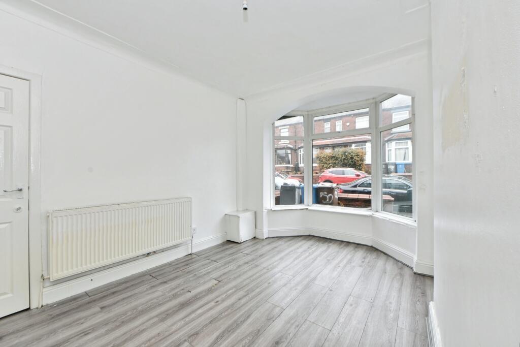 Prince Edward Avenue, Oldham, OL4 photo 2