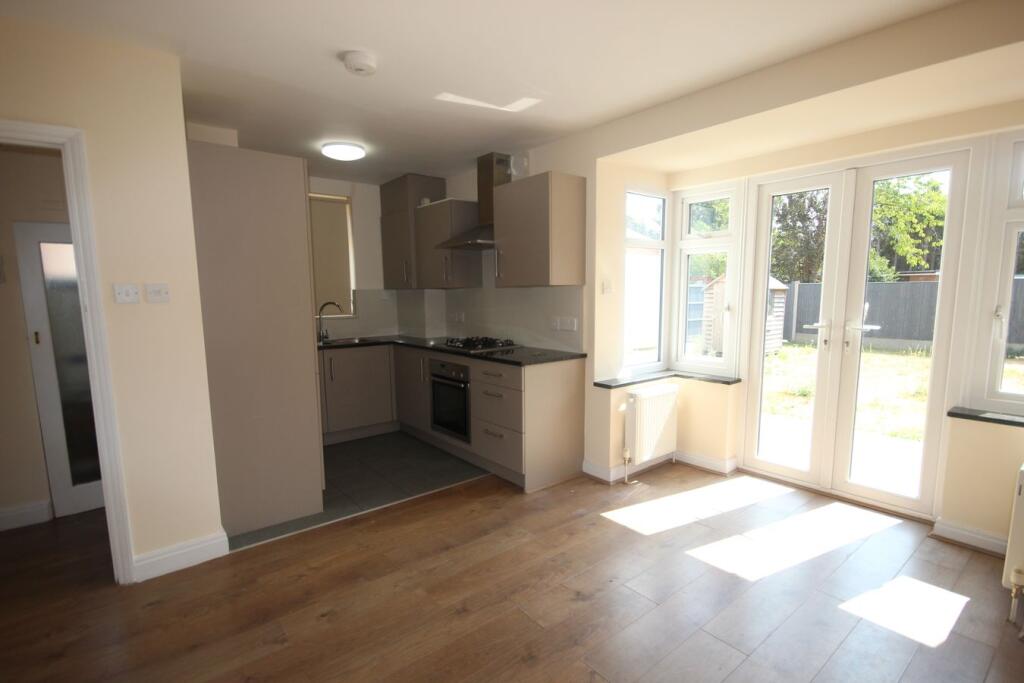 House in Slough - View 3