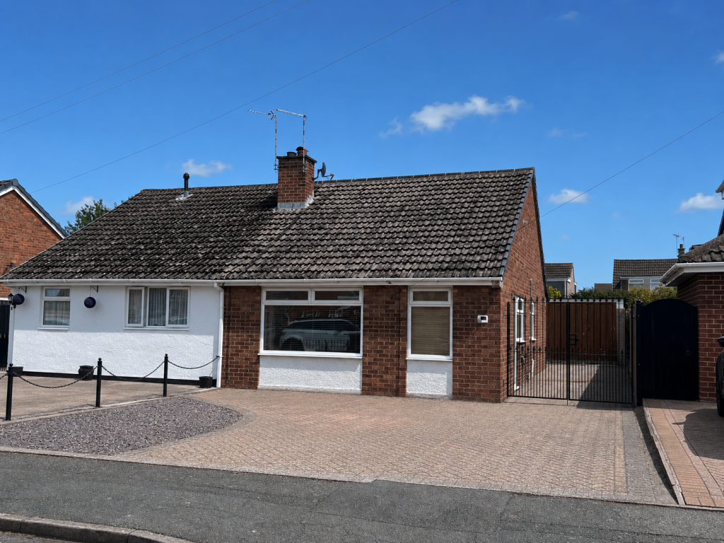 Main image of property: Scott Avenue,Nuneaton,CV10 0DP