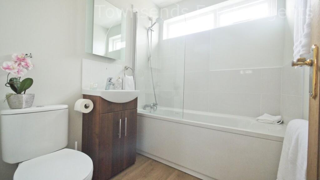 Apartment in Harrow - View 5