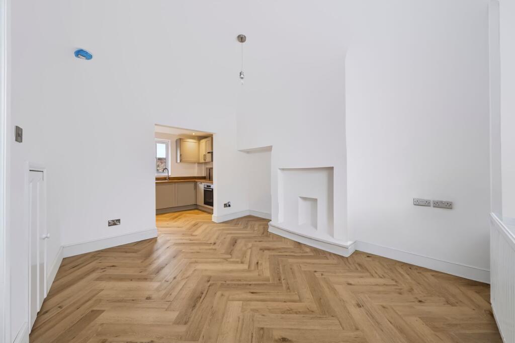 House in Wirral, Liverpool City Region - View 5
