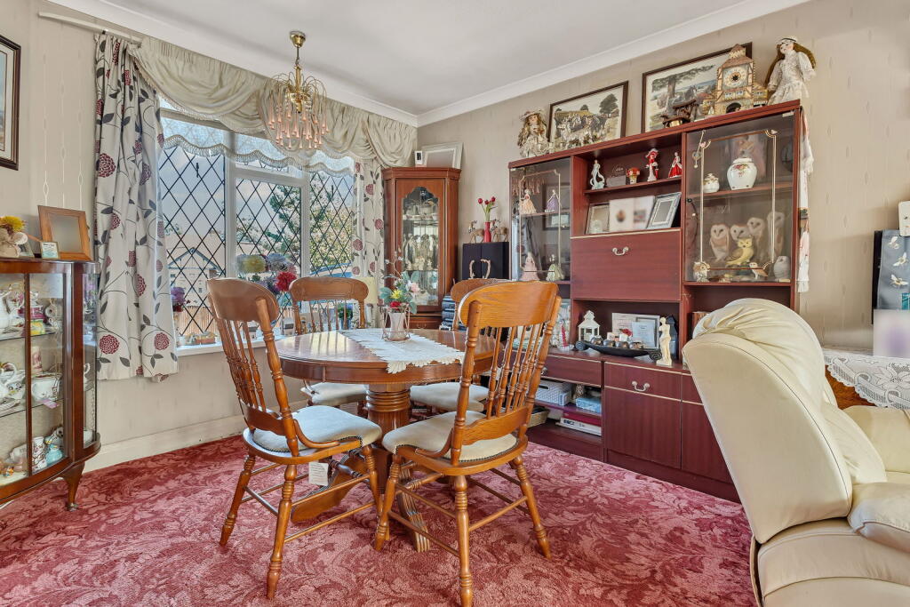 House in Luton - More