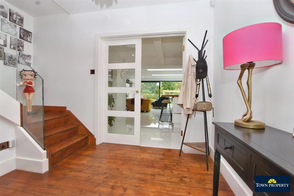 House in Wealden, Willingdon and Jevington - More
