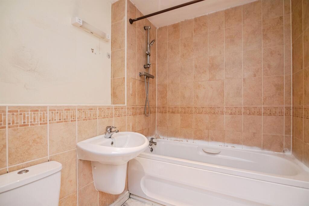 Asbury Court, Great Barr, BIRMINGHAM photo 4