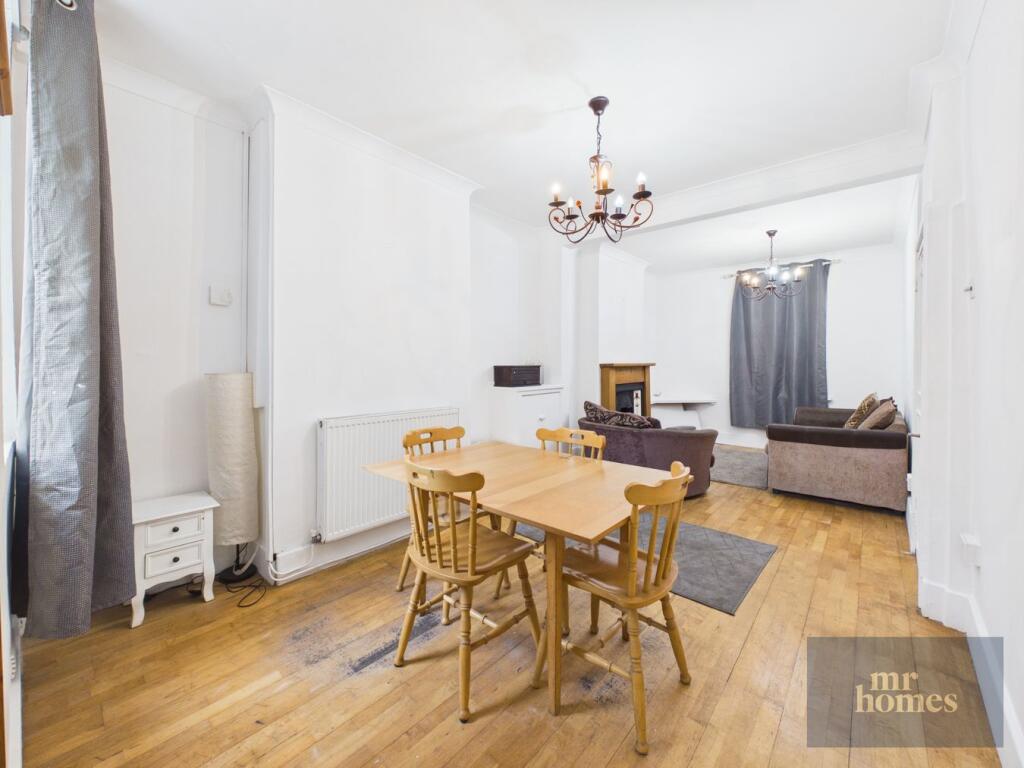 House in Cardiff, Grangetown - View 2
