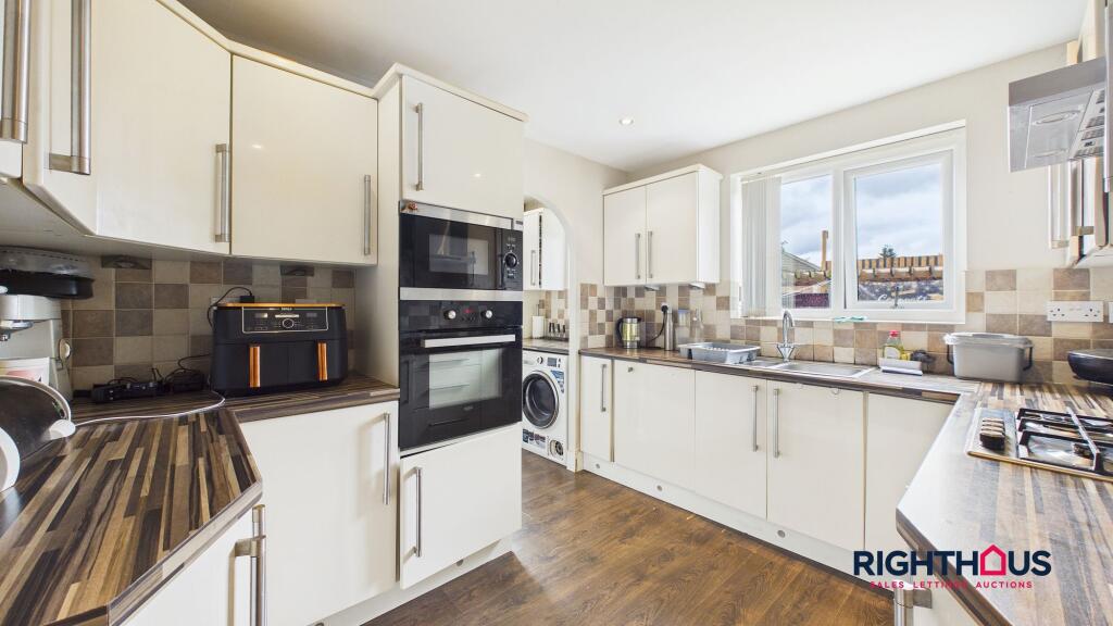 Ash Croft, Bradford, BD6 photo 4