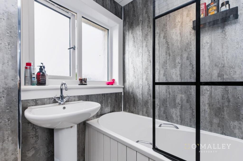 House in Alloa, Clackmannanshire - More