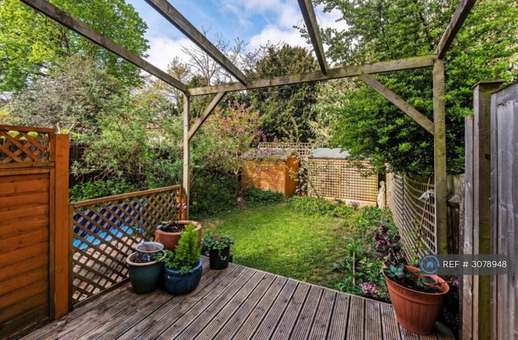 Apartment in London - More