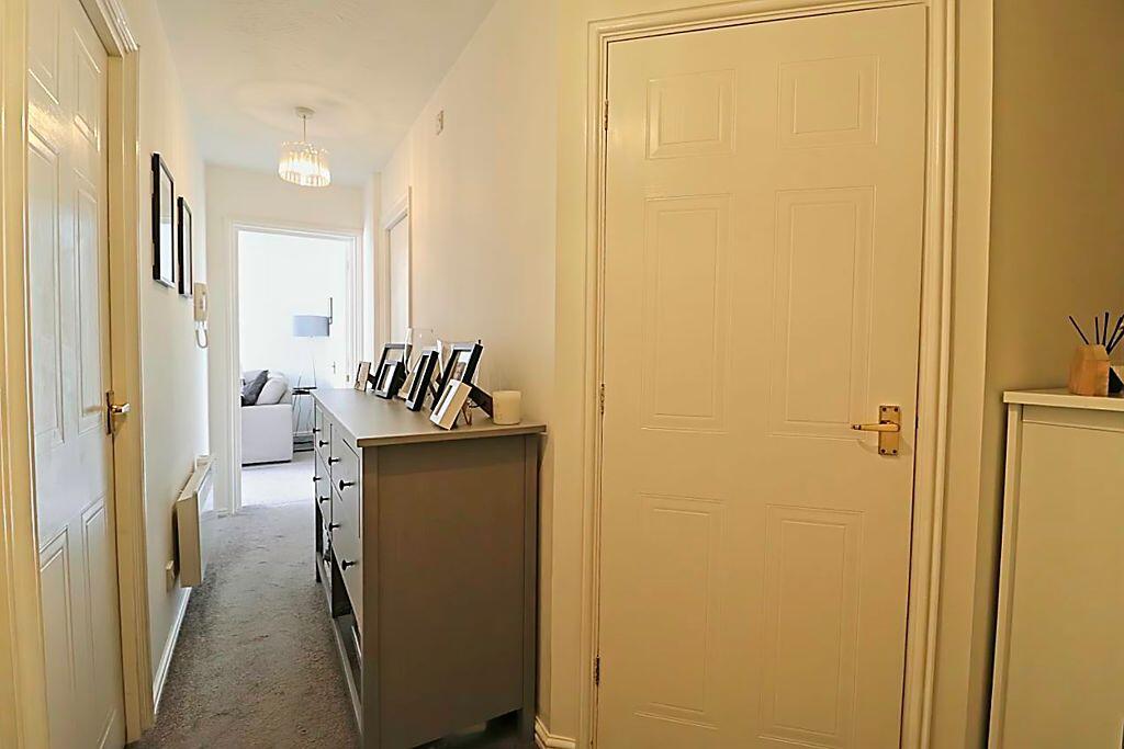 Apartment in Southend-on-Sea, Essex - View 4