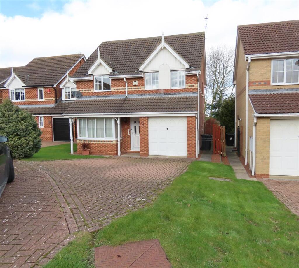 3-bed detached on Wych Elm Close, Ellington, Morpeth, £285,000