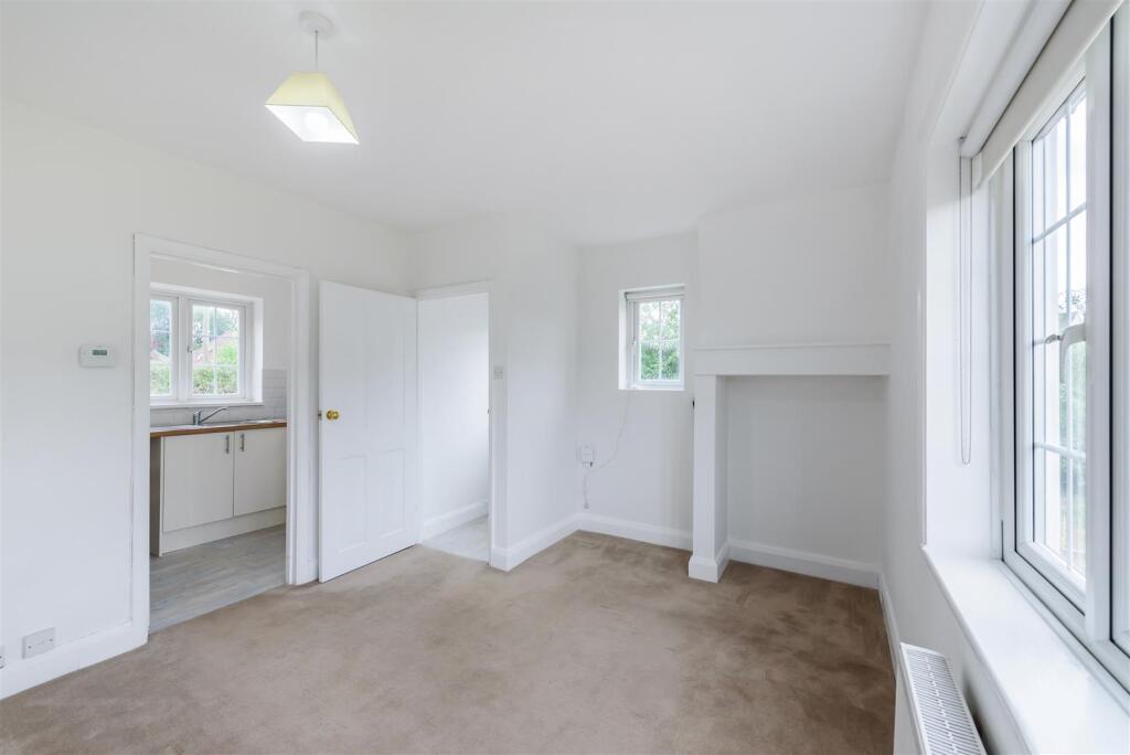 Apartment in Guildford - View 3
