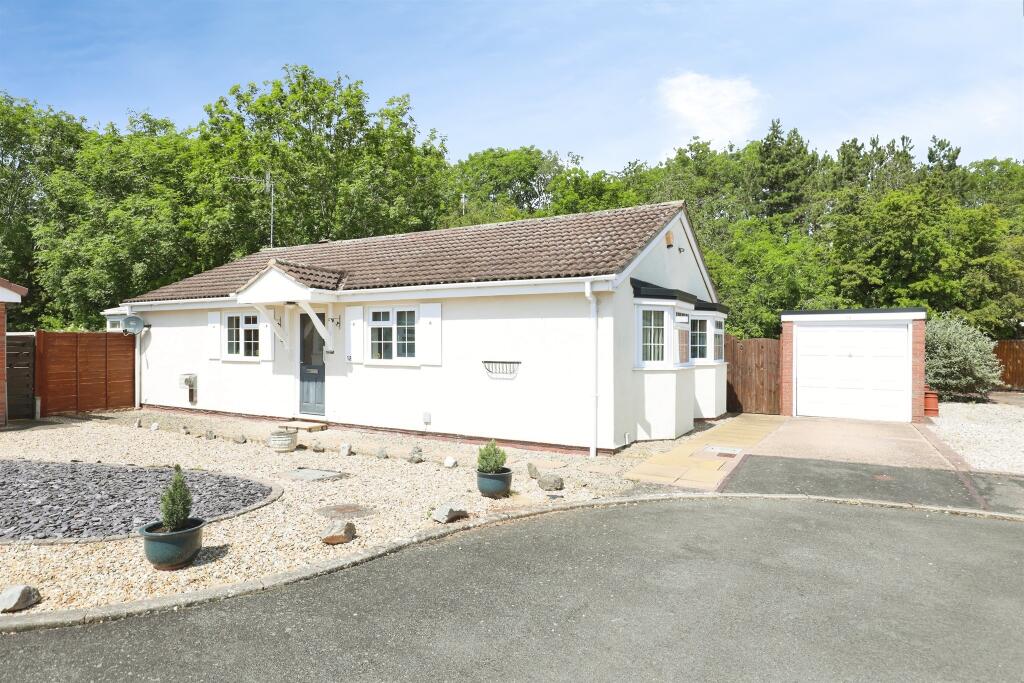 Main image of property: Oxford Way, Wellesbourne, Warwick