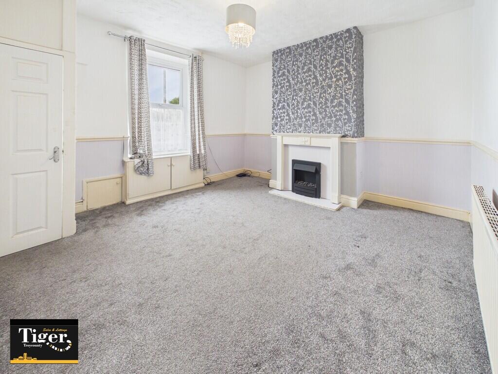 Greenbank Terrace, Lower Darwen photo 2