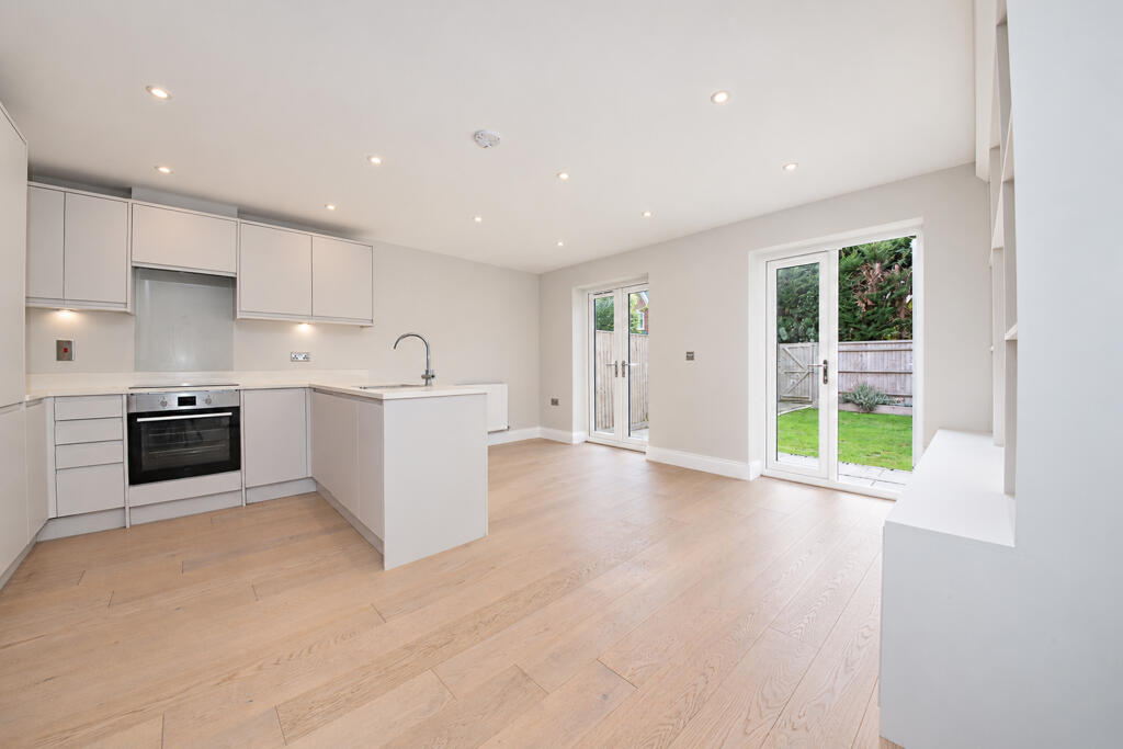 House in Winkfield, Woodside - View 3