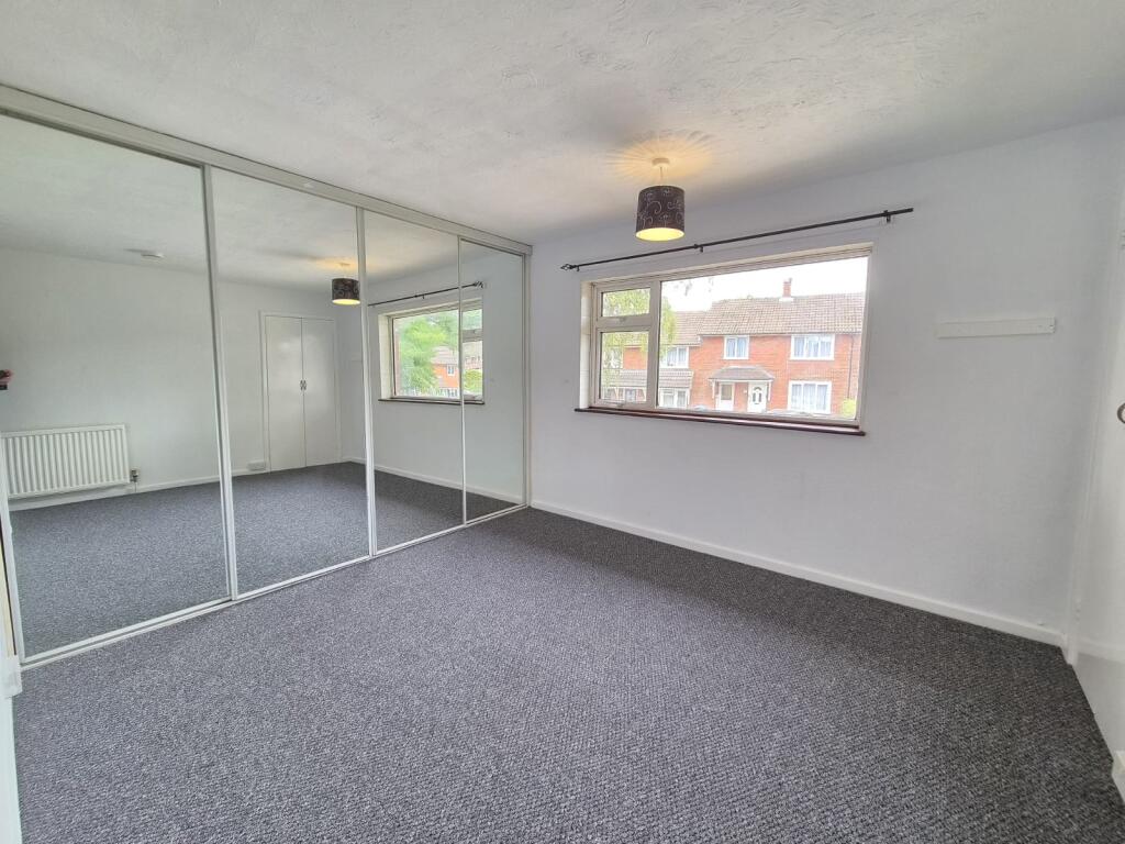 House in Bracknell - More