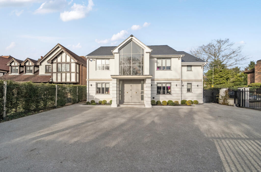 Main image of property: Leesons Hill, Chislehurst, BR7