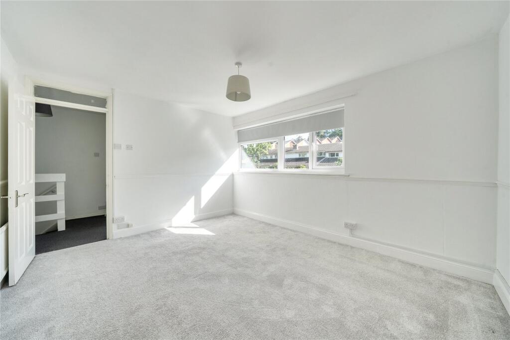 Apartment in Tonbridge - More