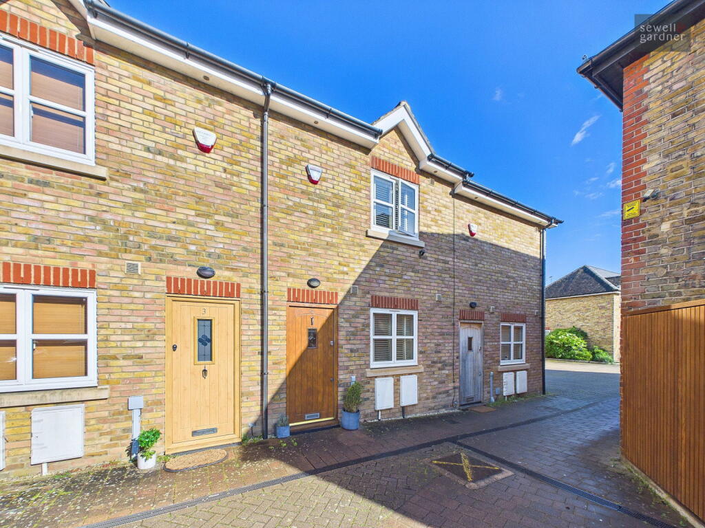Main image of property: Farrs Mews, Rickmansworth