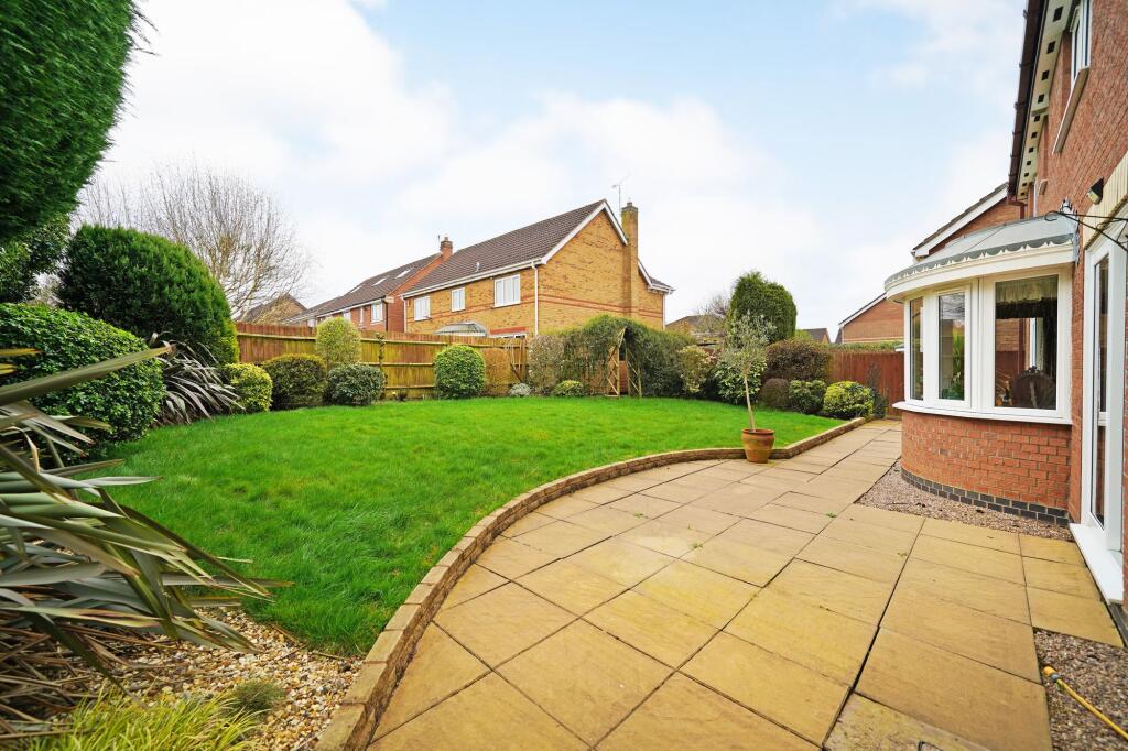 Greenfield Avenue, Balsall Common, CV7 photo 4