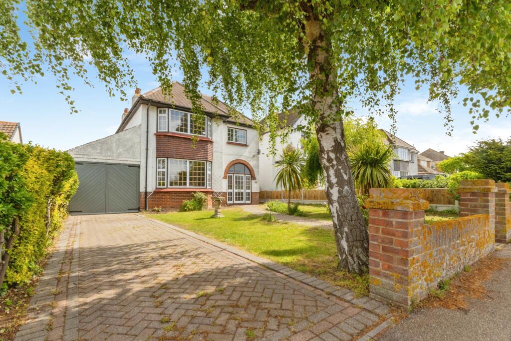 Main image of property: Arnold Road, Clacton-on-Sea, Essex, CO15