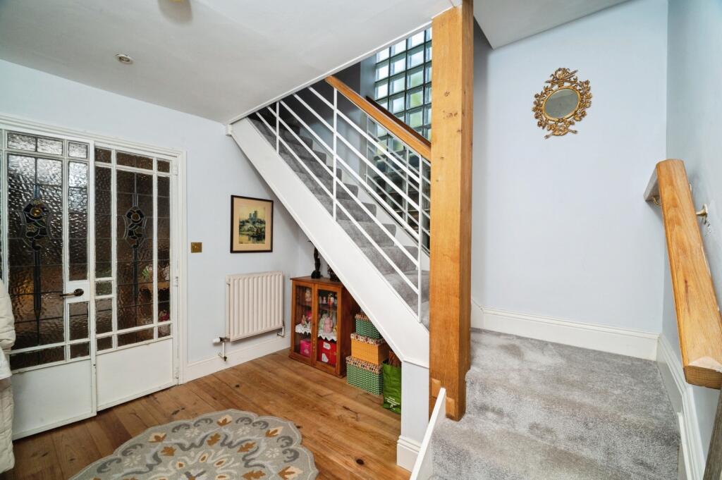 House in East Lindsey, Louth - More