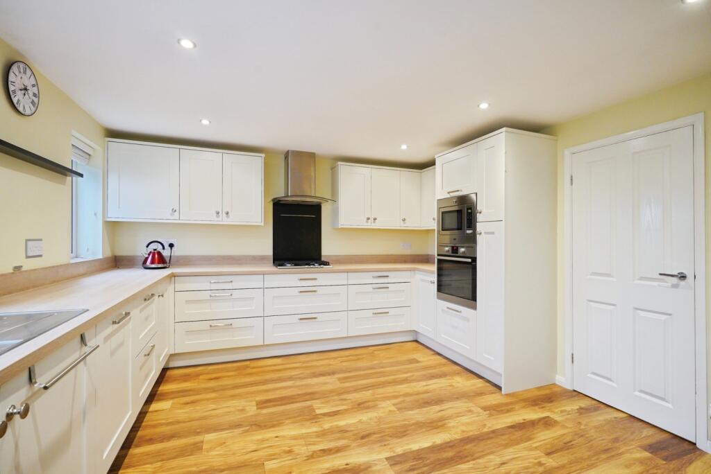 Parkdale, Ibstock, Leicestershire, LE67 photo 3
