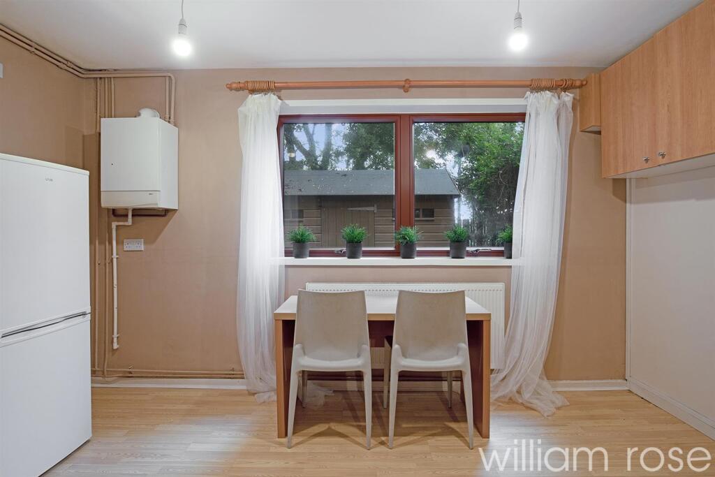 Churchfields, South Woodford, London photo 4