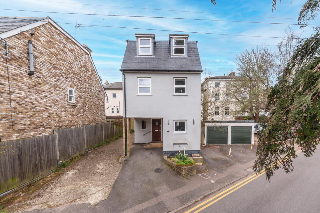 Main image of property: Tunnel Road, Tunbridge Wells, TN1 2BT