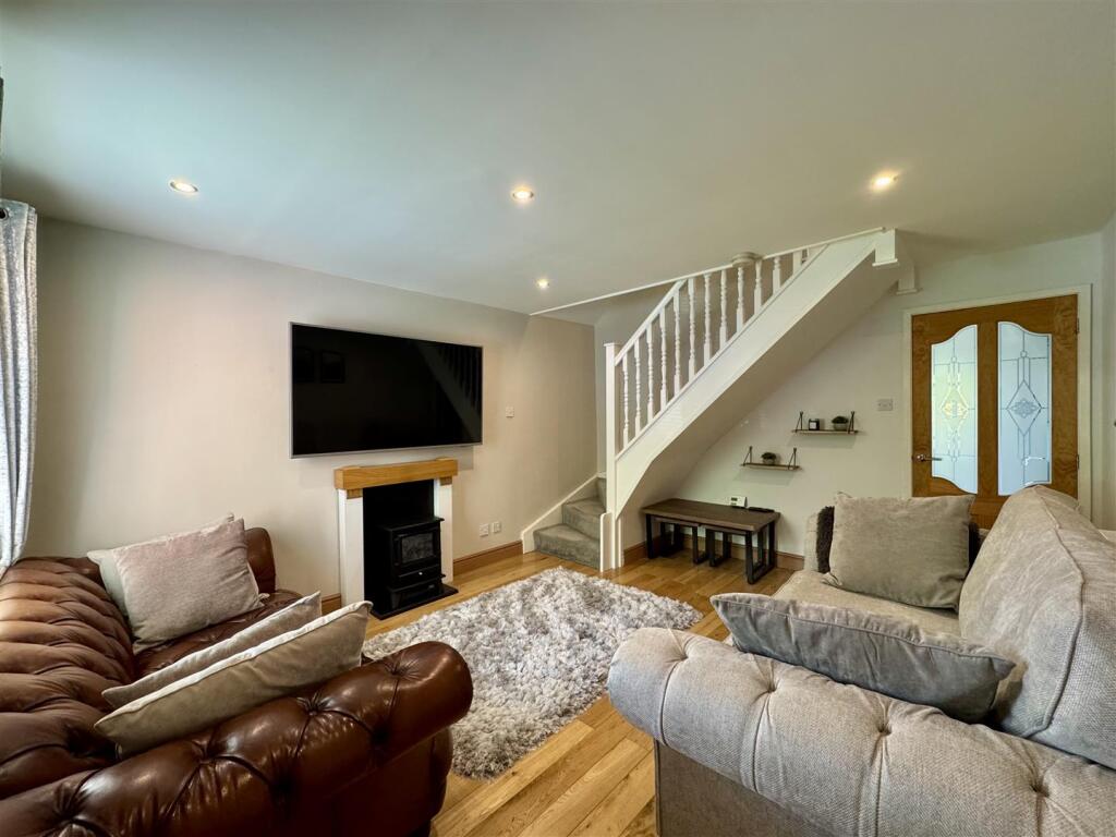 Cooknell Drive, Stourbridge photo 2