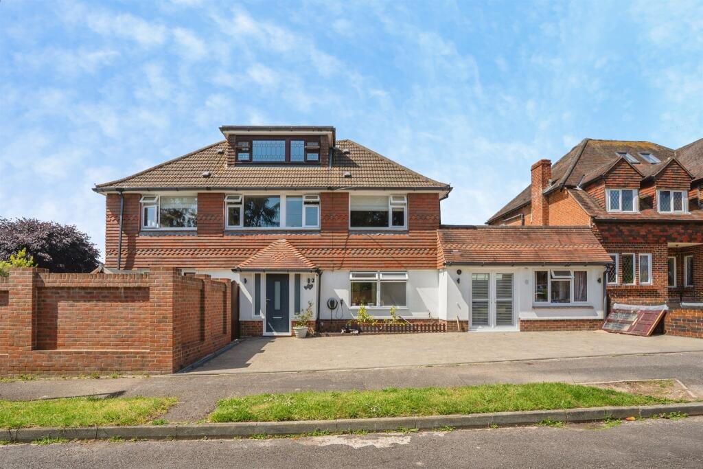 Main image of property: Roman Way, Havant