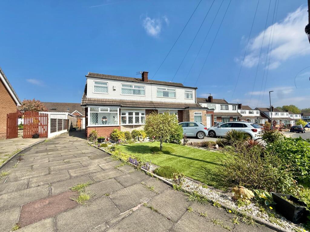 3-bed semi-detached on Glenville Way, Denton, £260,000