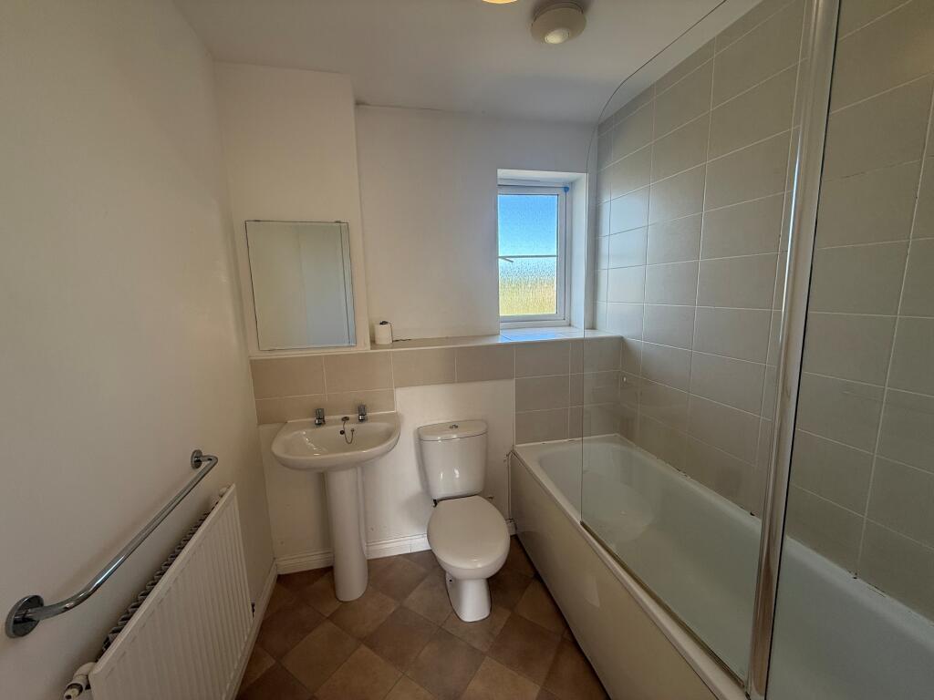 Apartment in Milton Keynes, Newton Leys, Bletchley and Fenny Stratford - More