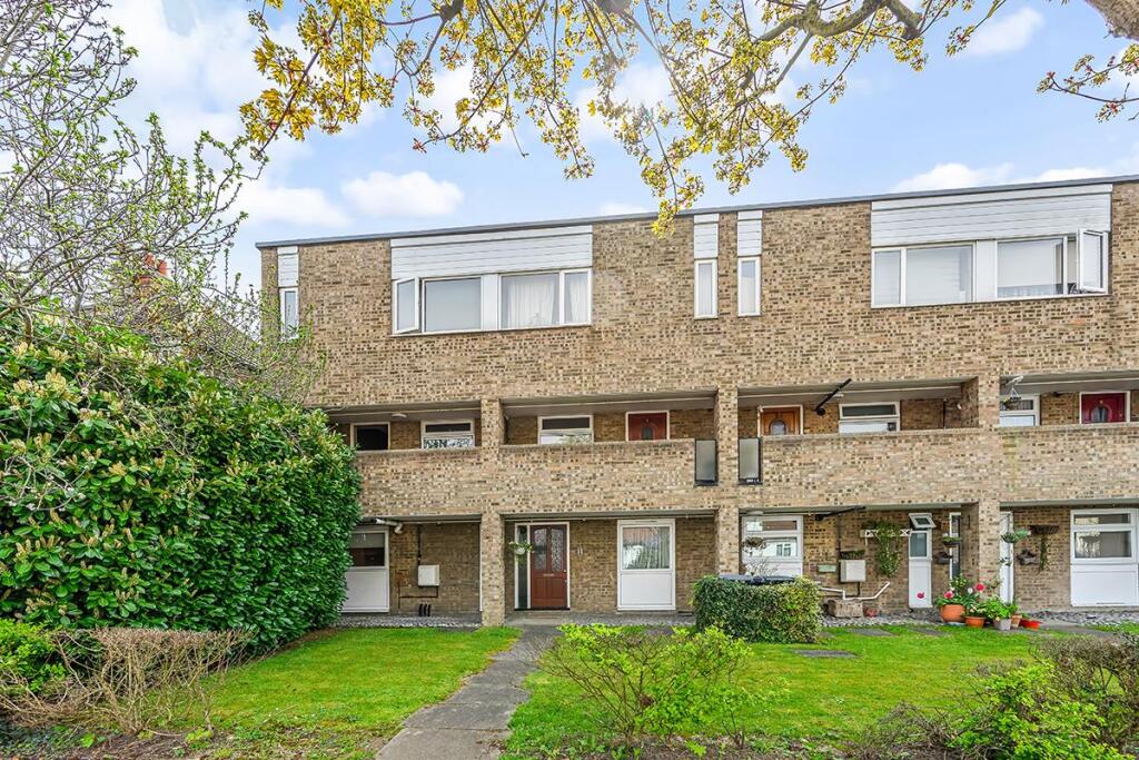 Main image of property: Chingford Avenue, Chingford