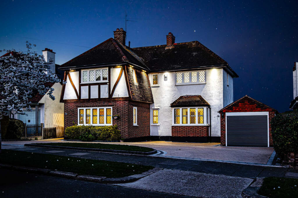 Main image of property: St James Gardens, Westcliff-on-sea, SS0