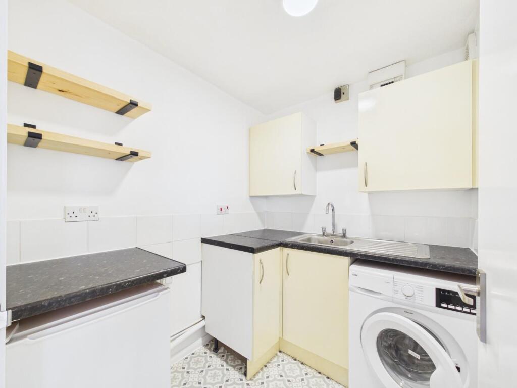 Apartment in Bristol, Redfield - More
