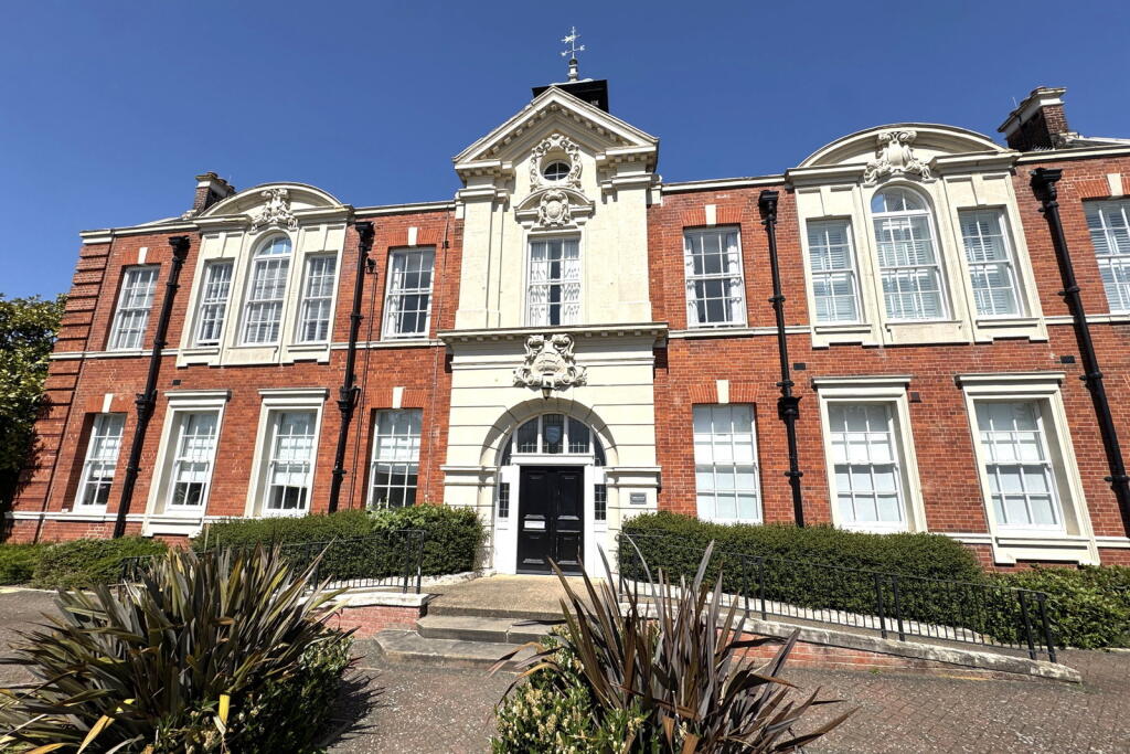 Main image of property: Coggeshall Road, Braintree, CM7 9DB