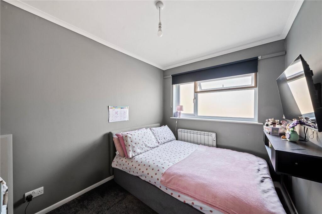 Apartment in Sutton - More