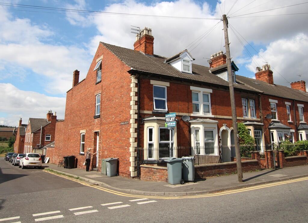 5-bed terraced on Harlaxton Road, Grantham, £210,000