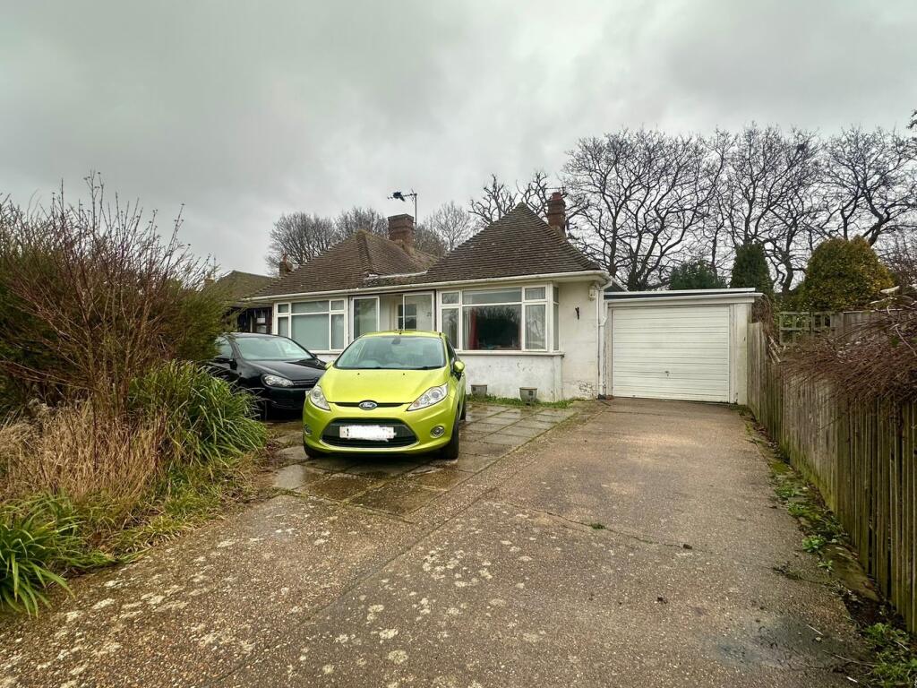 3-bed detached on Ocklynge Close, Bexhill-on-Sea, TN39, £400,000