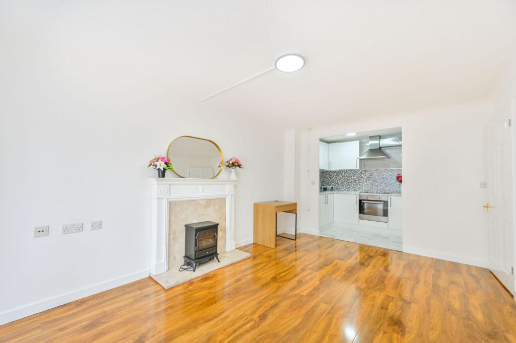 Apartment in Harrow - View 4