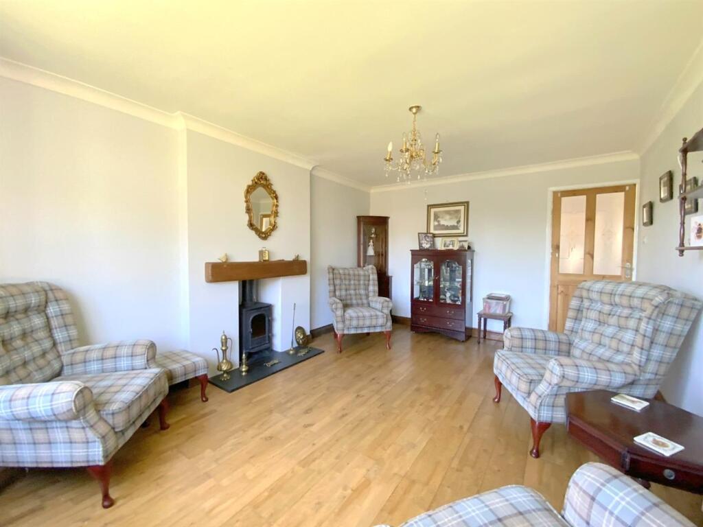 Chestnut Road, Waltham, Grimsby photo 4