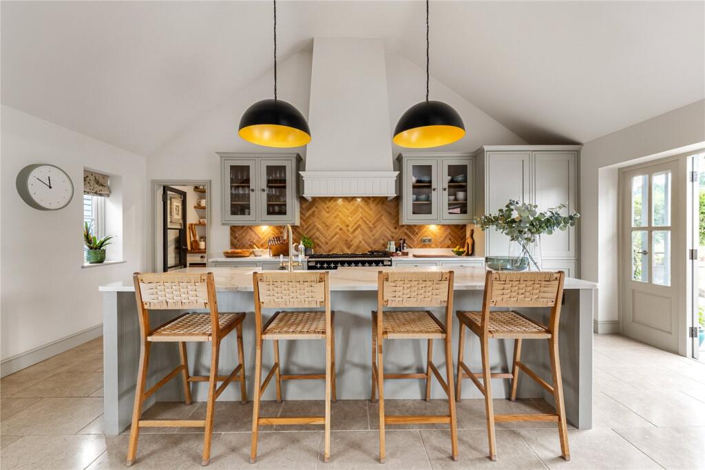 House in East Hampshire, Headley - View 4