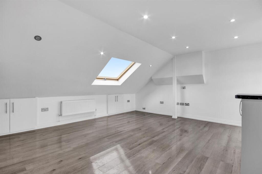 Apartment in London - View 5