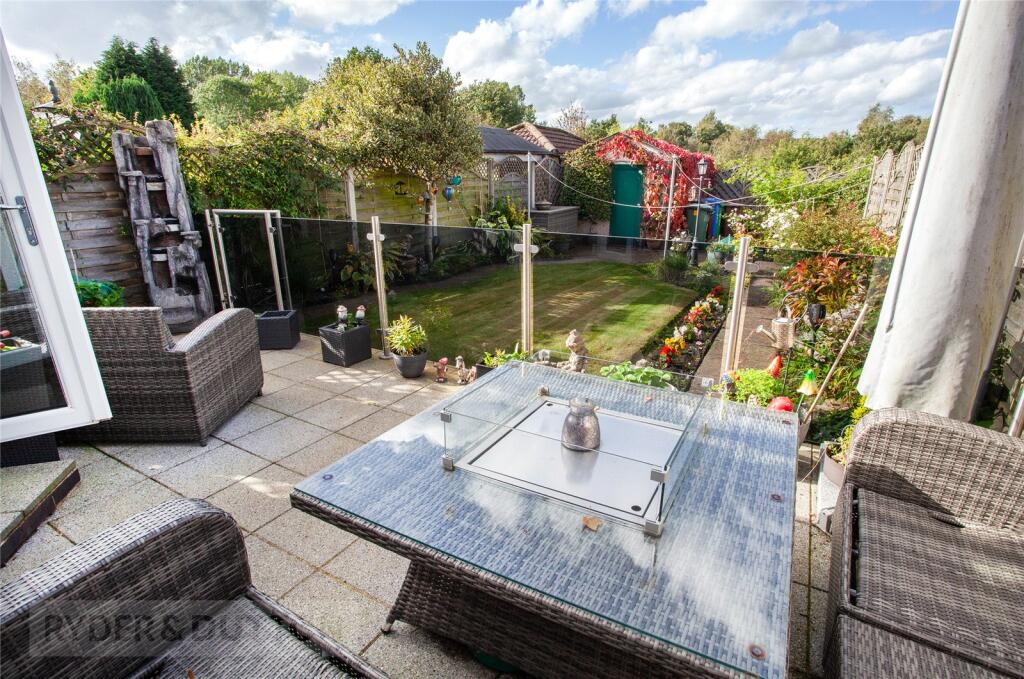 Acresfield Road, Middleton, Manchester, M24 photo 3