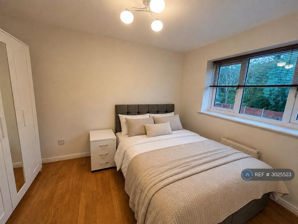 House in Dudley - View 4