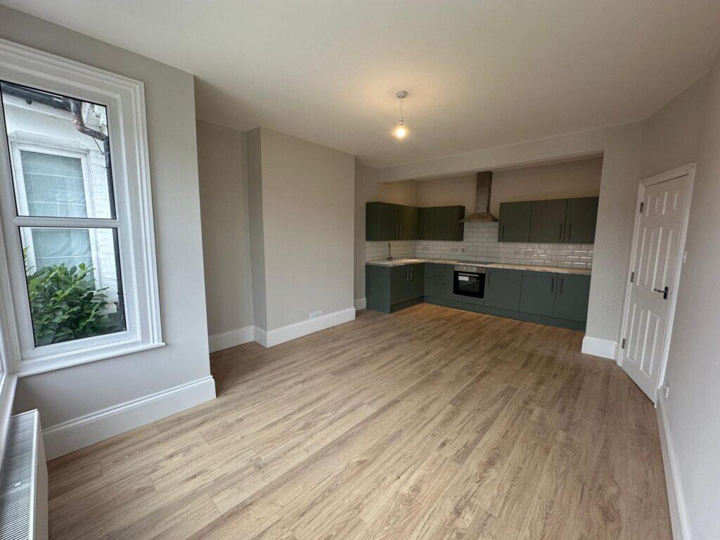 Main image of property: 3 Bedroom Flat – Brownlow Road, Bounds Green N11