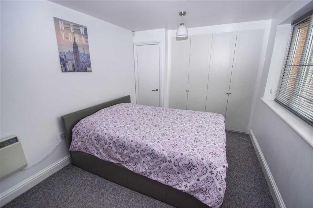 Apartment in Slough - View 4