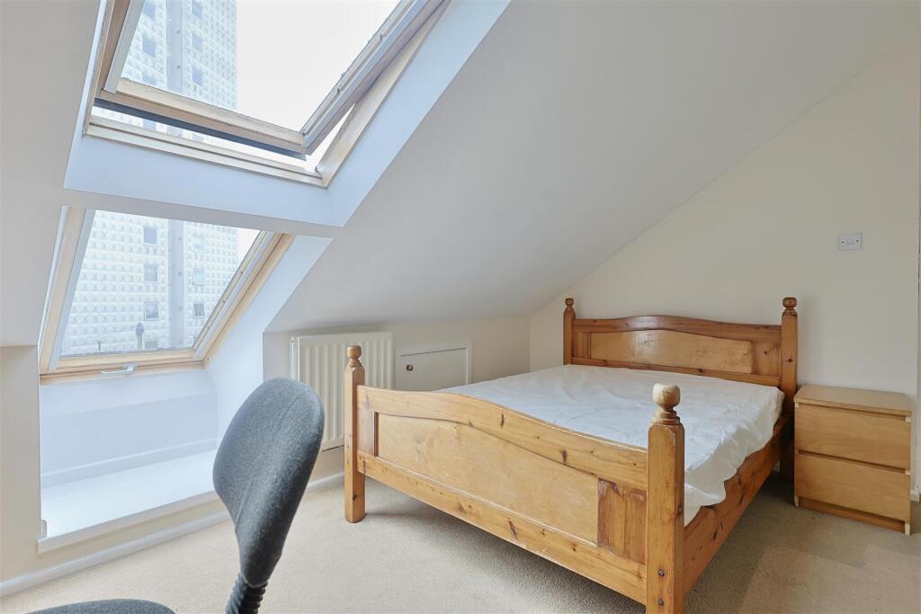 Apartment in Newcastle upon Tyne - View 3