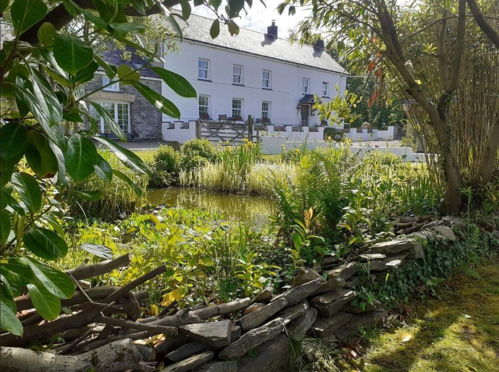 Main image of property: Blaen-Cil-Llech, Newcastle Emlyn, Ceredigion, SA38