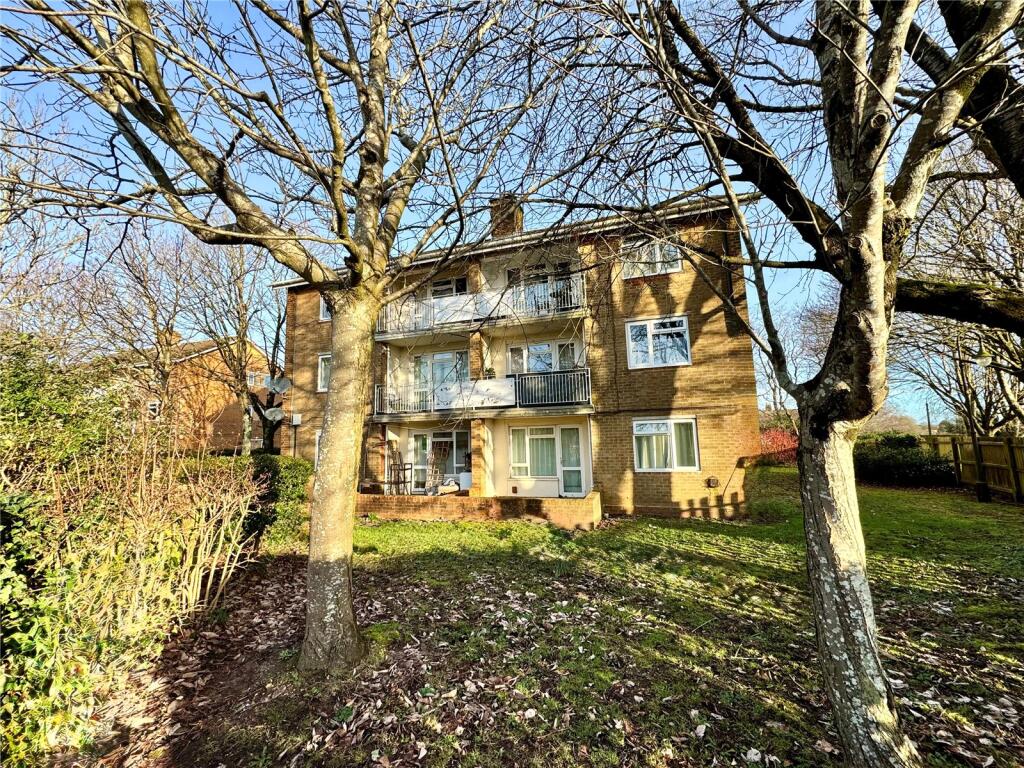 1-bed flat on Turbary Park Avenue, Bournemouth, Dorset, BH11, £125,000